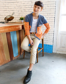 漫路2013秋冬新款英伦学院风<em>开衫卫衣</em> 男 <em>V领</em>