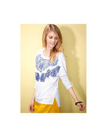 梦芭莎 精美细致蕾丝领口印花松身T恤 032013