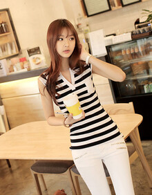 <em>卡洛西娅</em> <em>女</em>t恤衫修身t短袖款 棉 黑白条纹紧身