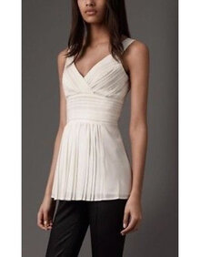 <em>Burberry</em> <em>博柏利</em> <em>女士</em>V领无袖套头<em>上衣</em> 白色 8怎