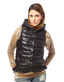 <em>波司登</em> 2012秋冬新品羽绒服 女甜美轻薄短款马