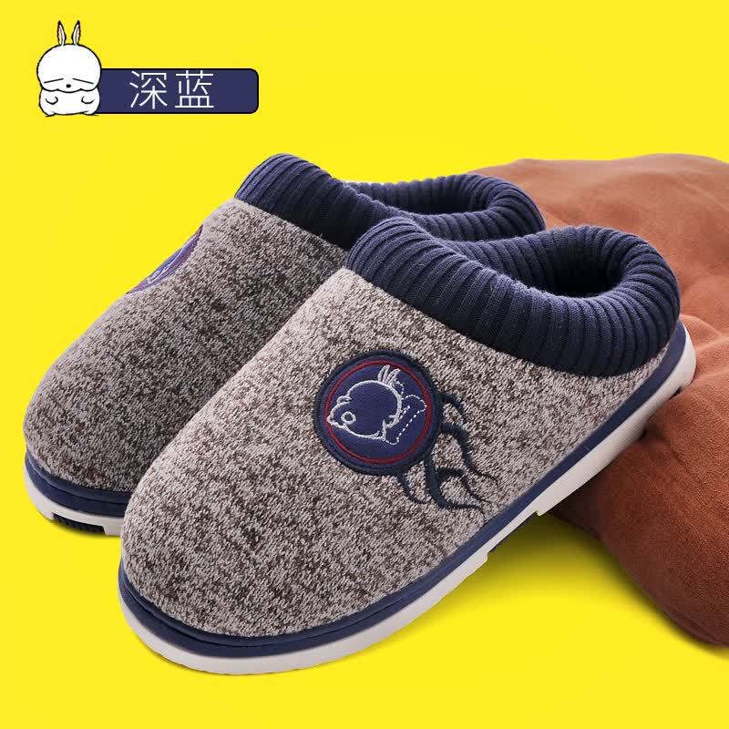 忙碌了一天的都市男女昼伏夜出衣着闪耀而暴露的出现在光怪陆离的街头