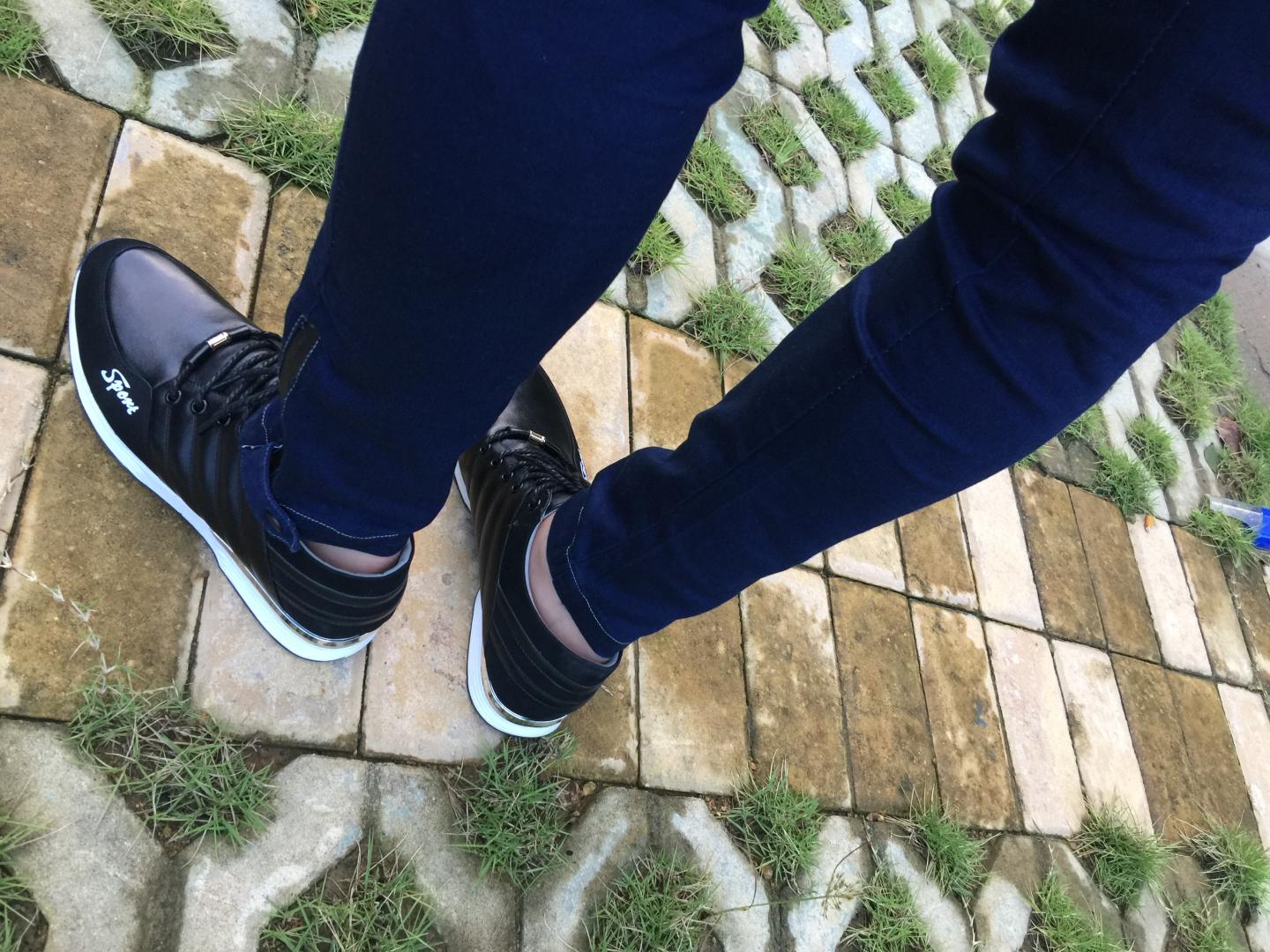 世界名牌,一千多的价格,质量超好,鞋子很有范,这次一下买了两双,之前就穿过这个芭步仕鞋子,真的很不错。还会继续支持!