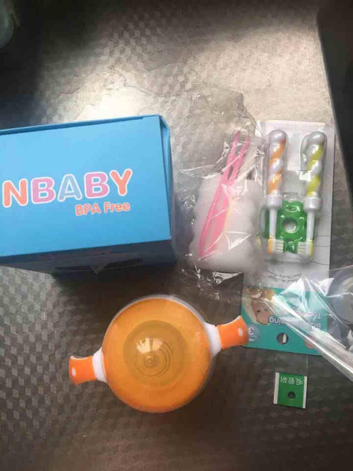 NBABY婴儿奶瓶新生儿吸管奶瓶带刻度宝宝奶瓶抗摔防漏带手柄宽口径塑料奶杯 橙色240ml【送杯刷吸管刷+婴儿牙刷两只+奶嘴】怎么样，好用吗，口碑，心得，评价，,第2张