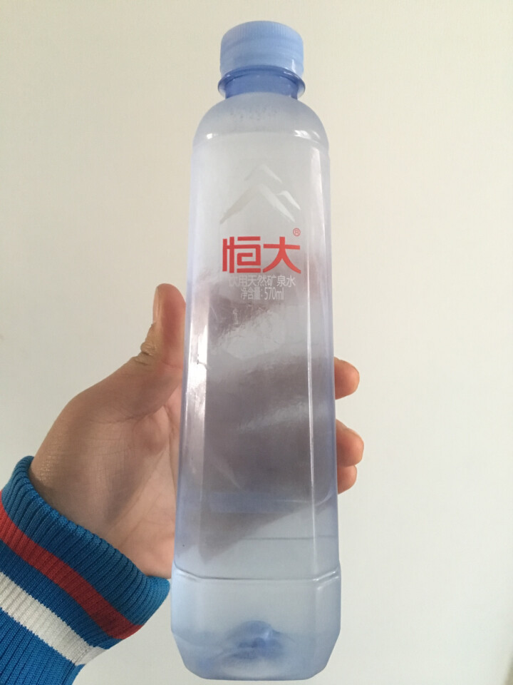 恒大 天然矿泉水 饮用水 瓶装水 非纯净水商务用水 570ml*1瓶（样品不售卖）怎么样，好用吗，口碑，心得，评价，试用报告,第3张