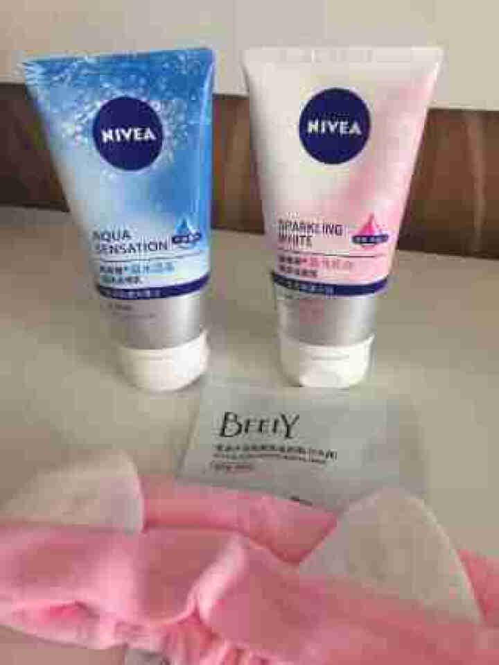 妮维雅（NIVEA）女士洗面奶美白淡斑保湿补水深层清洁毛孔控油抗痘学生洁面乳 晶纯皙白+凝水活采共300g怎么样，好用吗，口碑，心得，评价，试用报告,第3张