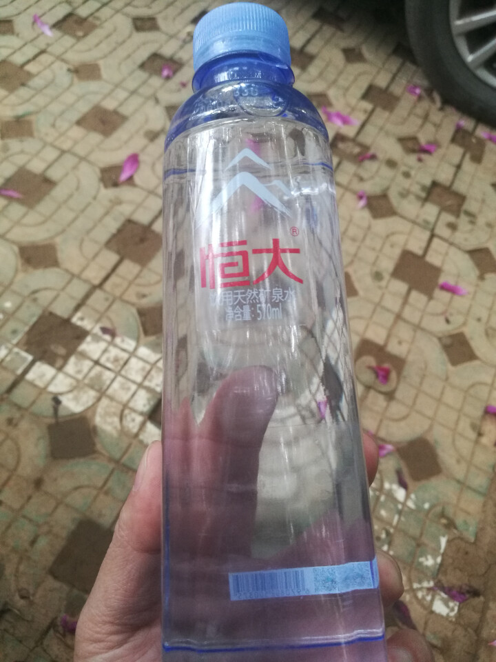 恒大 天然矿泉水 饮用水 瓶装水 非纯净水商务用水 570ml*1瓶（样品不售卖）怎么样，好用吗，口碑，心得，评价，试用报告,第2张