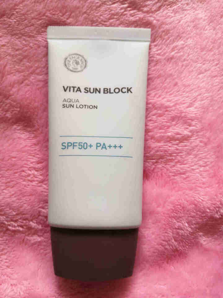 菲诗小铺（The Face Shop）活力骄阳水润清透防晒乳SPF50+ PA+++ 50ml（保湿水润光彩亮泽）新老包装随机发货怎么样，好用吗，口碑，心得，评,第2张