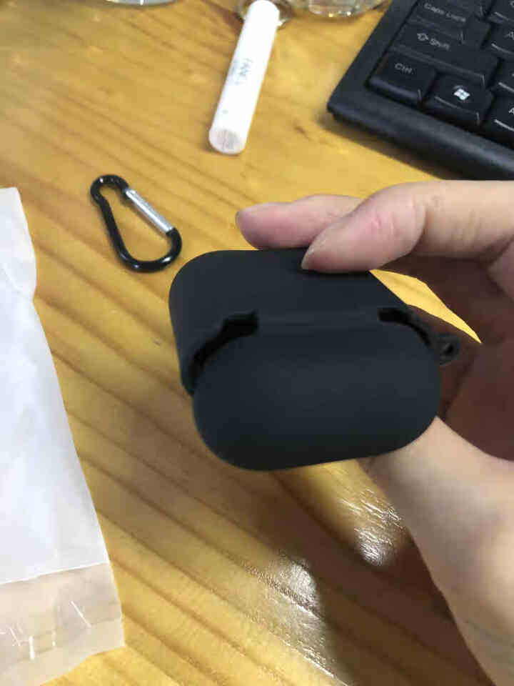 幸莎 airpods保护套1/2代通用苹果无线蓝牙耳机套airpods pro超薄液态硅胶不沾灰防丢 airpods 1/2代【暗夜黑】送挂钩怎么样，好用吗，口,第3张