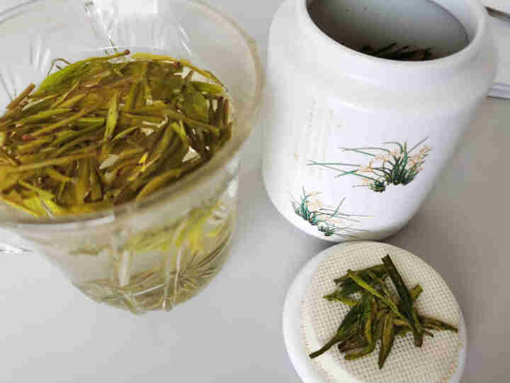 梅坞云露 2020新茶绿茶茶叶 明前特级龙井 头采嫩芽春茶新茶 陶瓷白玉瓷罐精美礼盒装75g 明前特级龙井75g怎么样，好用吗，口碑，心得，评价，试用报告,第4张