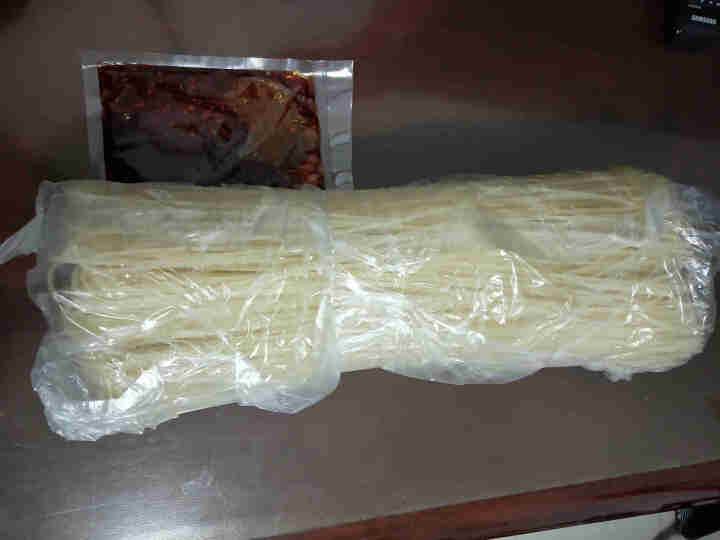 贵州特产干米粉500g*3纯大米无添加过桥米线羊肉粉牛肉粉细米粉圆米粉酸辣粉汤粉辣鸡粉铜仁原产地直发 3斤圆粉条(辣椒酱)怎么样，好用吗，口碑，心得，评价，试用,第2张