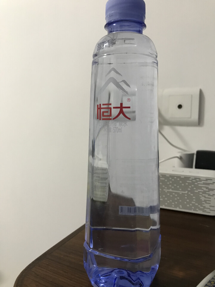 恒大 天然矿泉水 饮用水 瓶装水 非纯净水商务用水 570ml*1瓶（样品不售卖）怎么样，好用吗，口碑，心得，评价，试用报告,第2张