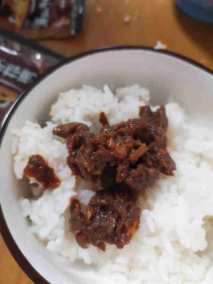 珠江桥牌 蘑菇牛肉酱下饭酱 香菇拌饭酱 香辣牛肉酱 辣椒拌面酱 火锅底料调味酱 广东老字号 20g*8包怎么样，好用吗，口碑，心得，评价，试用报告,第5张