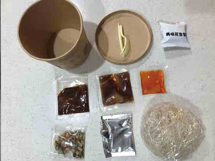 酸辣粉嗨吃家纯手工重庆 145g*6桶12桶整箱装 红薯粉泡面即食惑客学生夜宵懒人麻辣方便食品能吃饱 145g*6桶怎么样，好用吗，口碑，心得，评价，试用报告,第3张