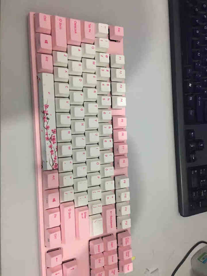 阿米洛（Varmilo） 樱花机械键盘有线蓝牙108键cherry樱桃轴游戏办公键盘送礼女生少女心 樱花有线87键（VA87M） 德国cherry青轴怎么样，好,第3张