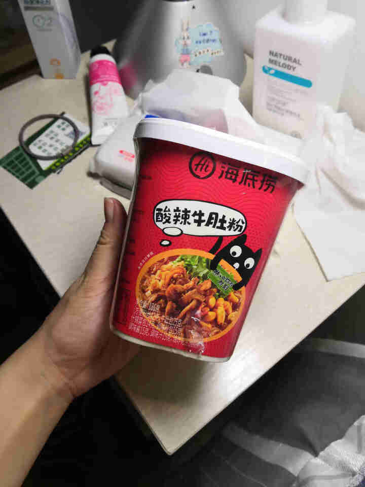 海底捞 酸辣粉冲泡即食粉丝懒人户外网红学生宿舍早餐杯装即食方便粉丝  酸辣牛肚粉136g怎么样，好用吗，口碑，心得，评价，试用报告,第2张