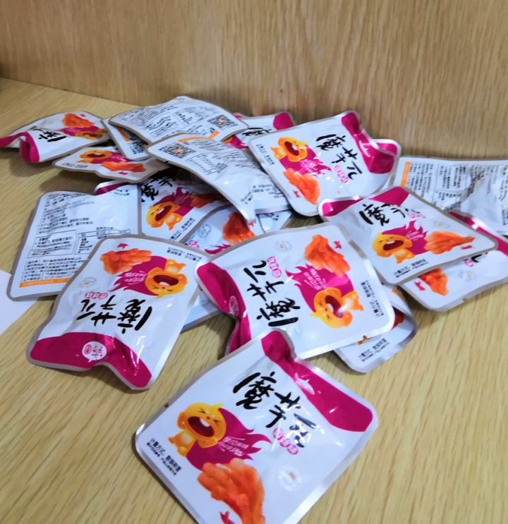 治铮 魔芋爽 素毛肚 办公室网红休闲零食辣条200g（10g*20袋）麻辣 香辣食品 香辣味怎么样，好用吗，口碑，心得，评价，试用报告,第4张