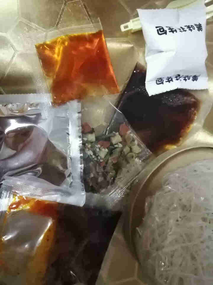 网红嗨吃家酸辣粉桶装整箱速食方便食品红薯粉丝学生充饥夜宵6桶装宿舍冲泡即食 145g*6桶怎么样，好用吗，口碑，心得，评价，试用报告,第4张