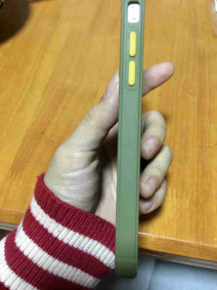 伊米仕  苹果12手机壳 iPhone12Pro保护套撞色防摔半透明全包磨砂硅胶壳 【军绿色】+大视窗高清钢化膜 苹果12怎么样，好用吗，口碑，心得，评价，试用,第4张