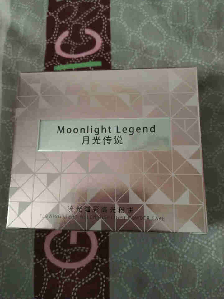 月光传说Moonlight Legend流光溢彩高光粉饼 钻石高光修容提亮肤色 隐形毛孔 土豆泥高光怎么样，好用吗，口碑，心得，评价，试用报告,第2张