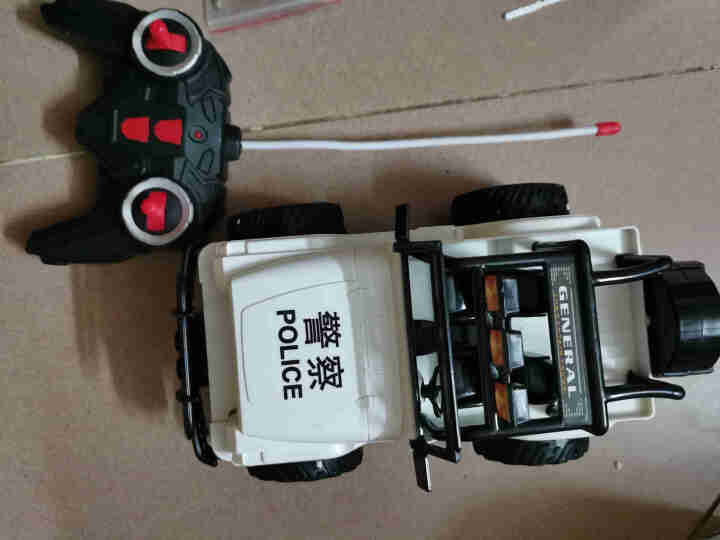 电动玩具儿童四通遥控车 1:18越野车赛车模型玩具可充电玩具 白色敞篷警车6063 1:18怎么样，好用吗，口碑，心得，评价，试用报告,第4张