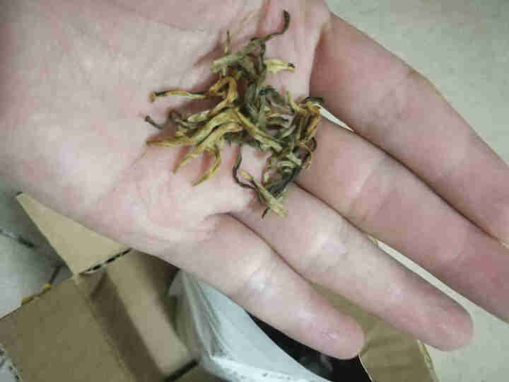 红茶茶叶 滇红金芽云南凤庆古树金大芽滇红茶金针 功夫红茶300g蜜香 隆仁古茶 【品鉴装】云南凤庆滇红大金芽红茶怎么样，好用吗，口碑，心得，评价，试用报告,第3张