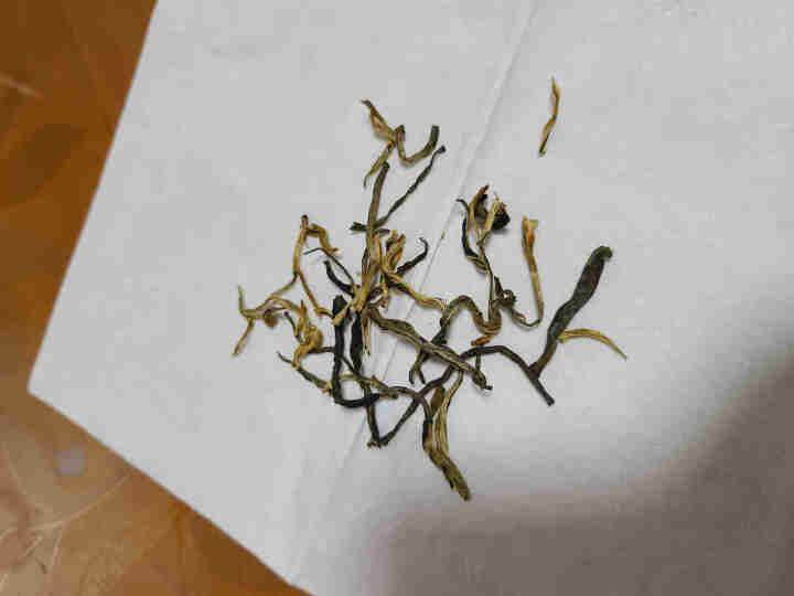 红茶茶叶 滇红金芽云南凤庆古树金大芽滇红茶金针 功夫红茶300g蜜香 隆仁古茶 【品鉴装】云南凤庆滇红大金芽红茶怎么样，好用吗，口碑，心得，评价，试用报告,第3张