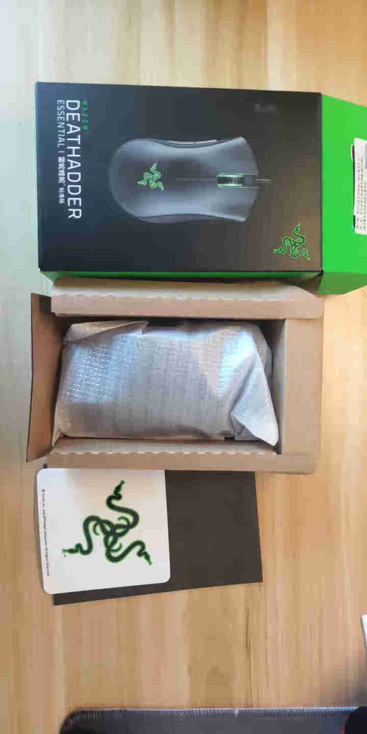 雷蛇（Razer）蝰蛇标准版有线电竞游戏鼠标 中大手人体工学 雷云驱动 带侧键 标准版6400DPI 双侧键,第2张