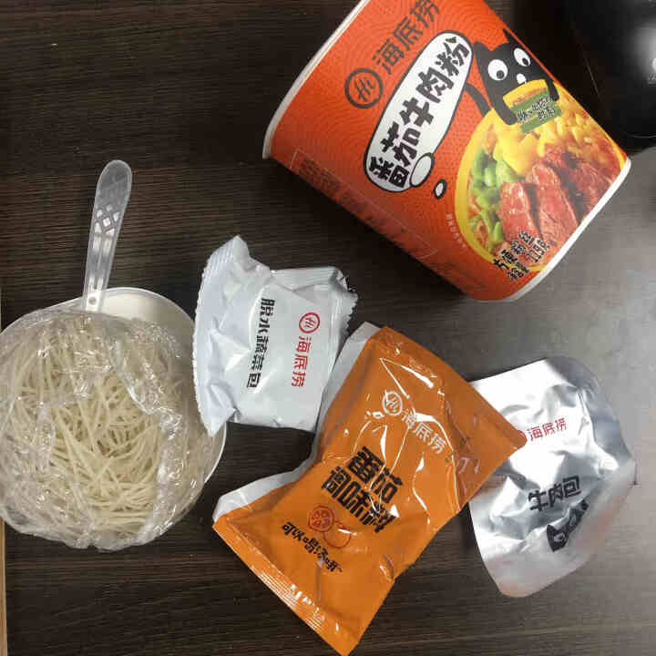 海底捞 酸辣粉冲泡即食粉丝懒人户外网红学生宿舍早餐杯装即食方便粉丝 番茄牛肉粉119g怎么样，好用吗，口碑，心得，评价，试用报告,第3张