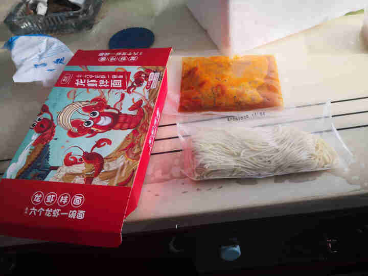 惠发龙虾拌面速食拉面凤肚拌面网红夜宵方便面面条重庆小面组合装 龙虾拌面340g*1盒怎么样，好用吗，口碑，心得，评价，试用报告,第3张