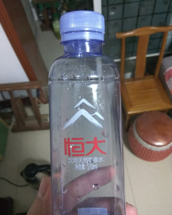 恒大 天然矿泉水 饮用水 瓶装水 非纯净水商务用水 570ml*1瓶（样品不售卖）怎么样，好用吗，口碑，心得，评价，试用报告,第3张