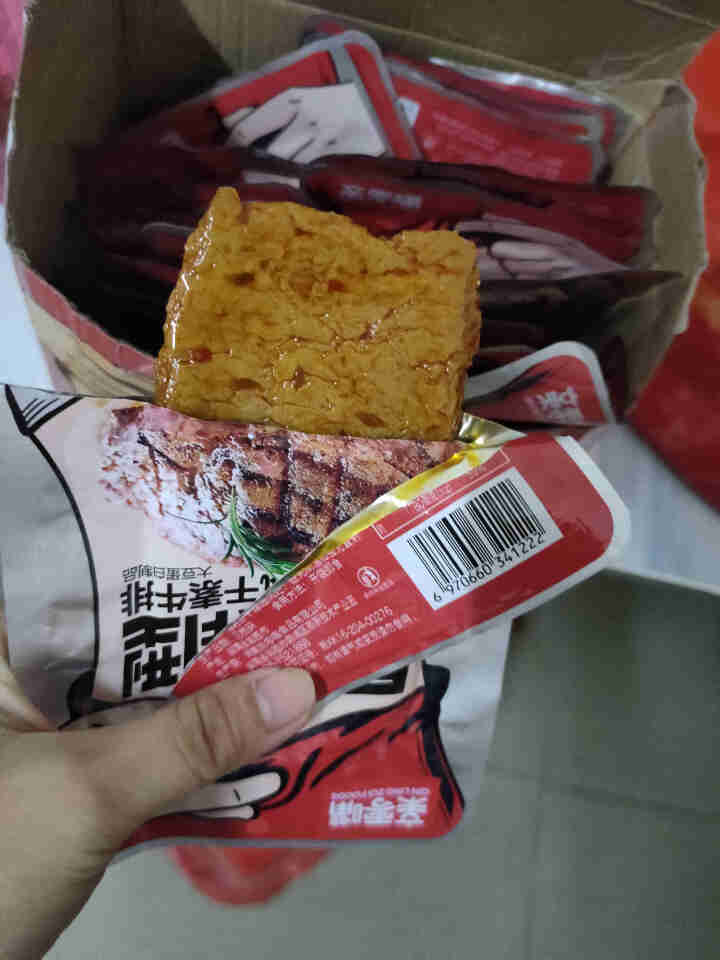 亲零嘴 休闲零食手撕素肉麻辣豆干素牛排960g即食熟食品 属我有型素牛排香辣味30包/盒怎么样，好用吗，口碑，心得，评价，试用报告,第4张