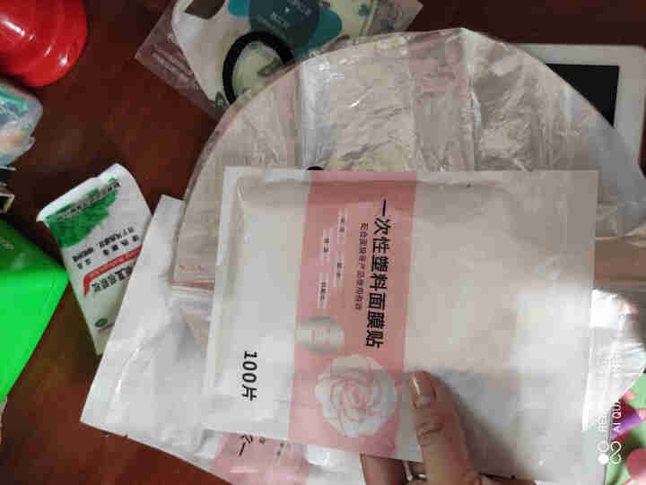 200片保鲜膜一次性面膜纸塑料面膜贴保鲜贴脸部面部美容院用透明鬼脸贴纸超薄敷脸颈膜珍珠粉灌肤面膜罩. 200片面膜怎么样，好用吗，口碑，心得，评价，试用报告,第2张