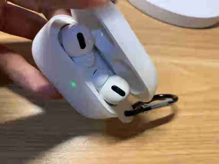 海尼锐 苹果耳机硅胶保护套AirPods Pro硅胶套超薄微磨砂防滑防摔壳带挂钩硅胶收纳盒 磨砂白【常规厚款带金属挂钩】怎么样，好用吗，口碑，心得，评价，试用报,第4张