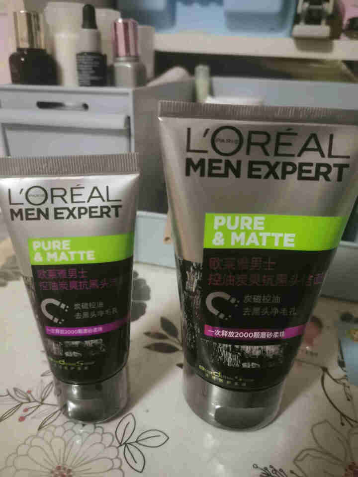 欧莱雅（LOREAL） 男士洗面奶清洁控油炭爽抗黑头火山岩洁面膏磨砂洁面乳去黑头缩毛孔去痘 控油炭爽抗黑头洁面膏100ml怎么样，好用吗，口碑，心得，评价，试用,第2张