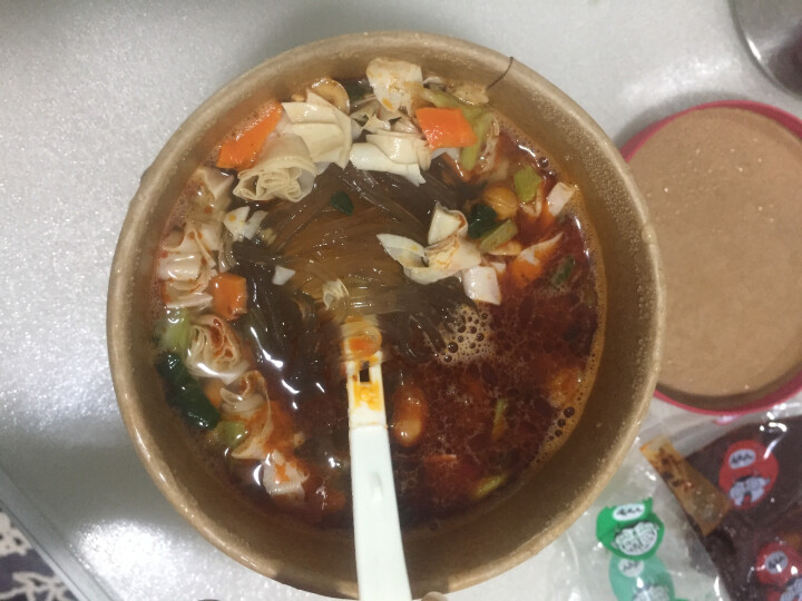 食族人酸辣粉爆肚粉6桶嗨食人族麻辣烫吃方便面粉重庆正宗粉丝粉条家速食食品网红泡面土豆粉重庆小面 酸辣粉130g*6怎么样，好用吗，口碑，心得，评价，试用报告,第4张