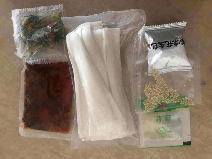 粉呆呆 麻辣流汁宽粉带料包 甘肃定西土豆宽粉 螺霸王酸辣螺蛳粉白家陈记马铃薯粉条 速食宽粉 粉呆呆流汁宽粉 271g*1袋怎么样，好用吗，口碑，心得，评价，试用,第4张