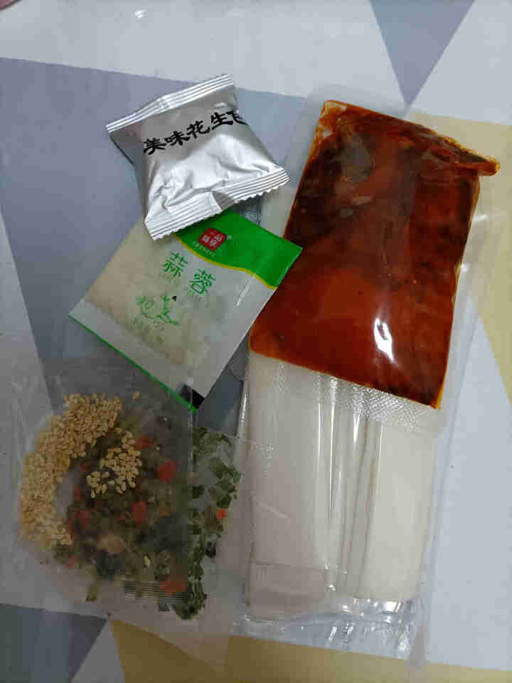 粉呆呆 麻辣流汁宽粉带料包 甘肃定西土豆宽粉 螺霸王酸辣螺蛳粉白家陈记马铃薯粉条 速食宽粉 粉呆呆流汁宽粉 271g*1袋怎么样，好用吗，口碑，心得，评价，试用,第5张