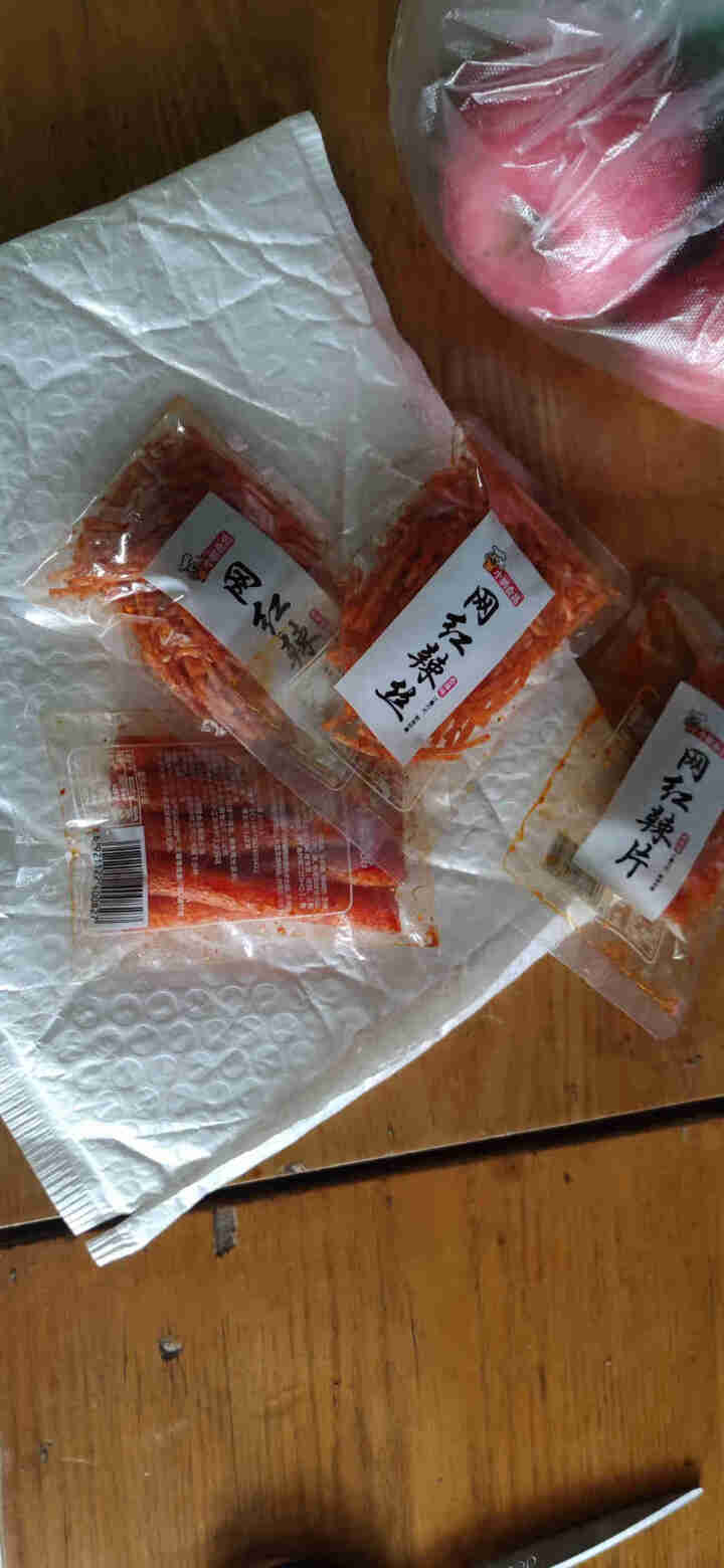 小鹏食品 网红辣条休闲零食大礼包湖南特产儿时怀旧香辣味面筋小吃 香辣味1包怎么样，好用吗，口碑，心得，评价，试用报告,第2张