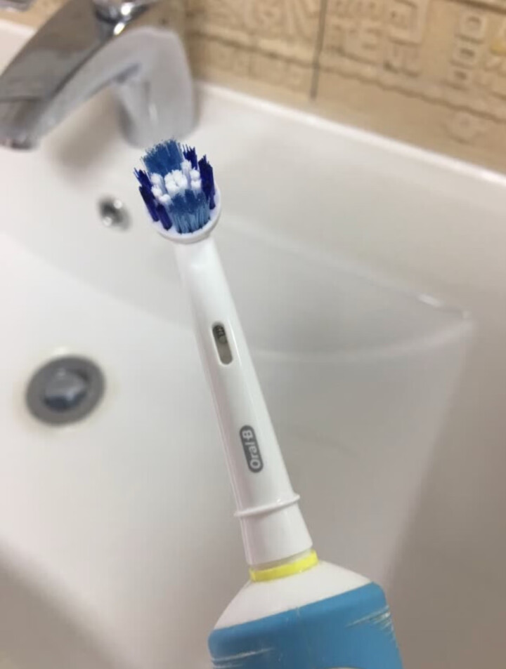 博朗 欧乐B（Oralb）电动牙刷头 4支装 精准清洁型 适配成人2D/3D全部型号 EB20,第4张