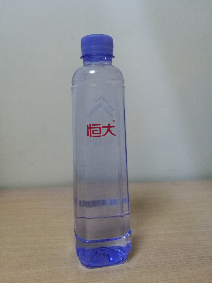 恒大 天然矿泉水 饮用水 瓶装水 非纯净水商务用水 570ml*1瓶（样品不售卖）怎么样，好用吗，口碑，心得，评价，试用报告,第2张