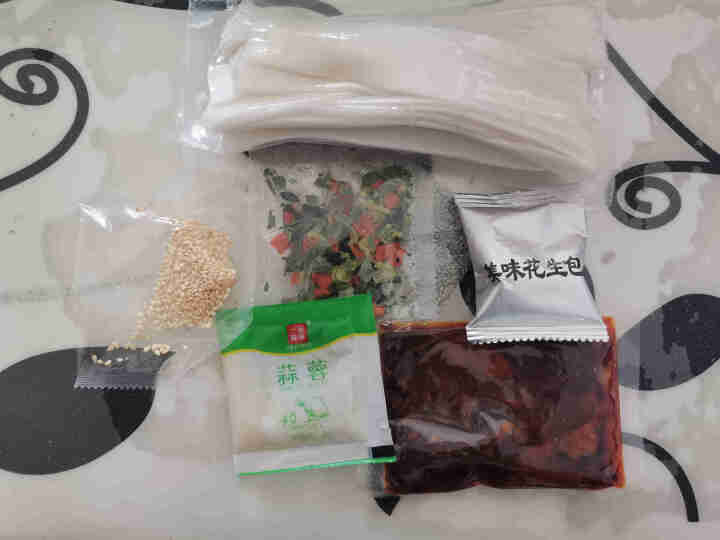 粉呆呆 麻辣流汁宽粉带料包 甘肃定西土豆宽粉 螺霸王酸辣螺蛳粉白家陈记马铃薯粉条 速食宽粉 粉呆呆流汁宽粉 271g*1袋怎么样，好用吗，口碑，心得，评价，试用,第3张