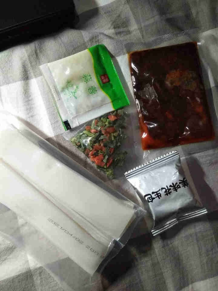 粉呆呆 麻辣流汁宽粉带料包 甘肃定西土豆宽粉 螺霸王酸辣螺蛳粉白家陈记马铃薯粉条 速食宽粉 粉呆呆流汁宽粉 271g*1袋怎么样，好用吗，口碑，心得，评价，试用,第3张