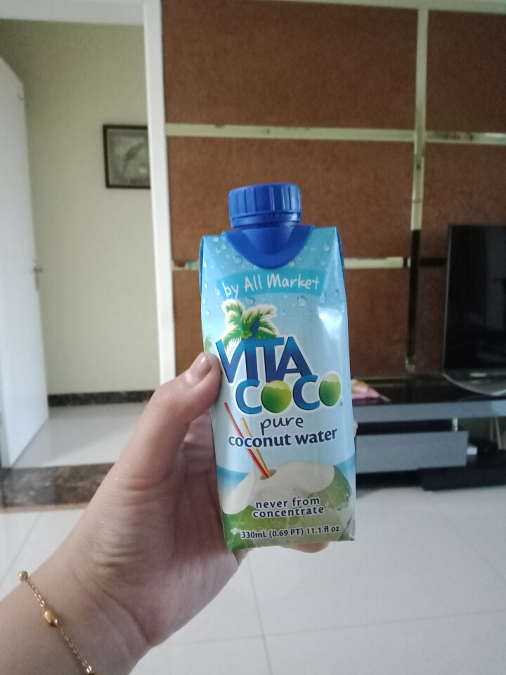 唯他可可（Vita Coco）天然椰子水进口NFC果汁饮料330ml*4瓶怎么样，好用吗，口碑，心得，评价，试用报告,第3张