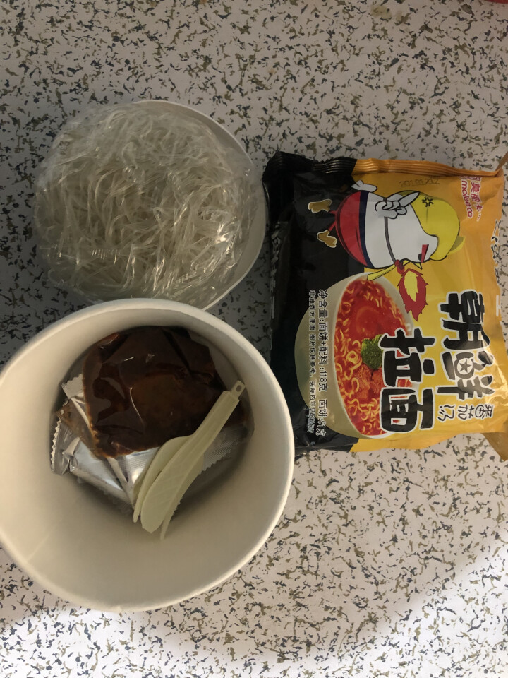 慕丝妮 蓝叫酸辣粉138g 方便面懒人速食酸辣米粉红薯粉丝 好吃的休闲食品宵夜 1盒装怎么样，好用吗，口碑，心得，评价，试用报告,第4张