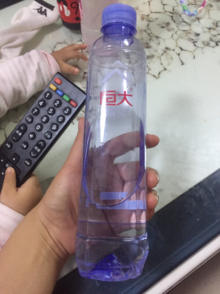 恒大 天然矿泉水 饮用水 瓶装水 非纯净水商务用水 570ml*1瓶（样品不售卖）怎么样，好用吗，口碑，心得，评价，试用报告,第3张