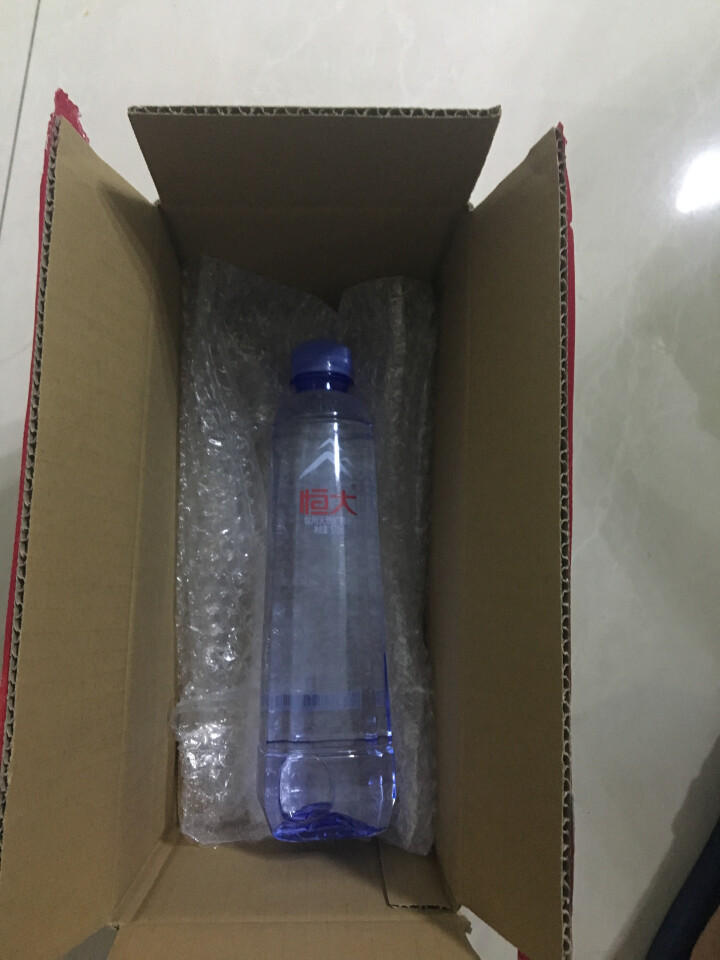 恒大 天然矿泉水 饮用水 瓶装水 非纯净水商务用水 570ml*1瓶（样品不售卖）怎么样，好用吗，口碑，心得，评价，试用报告,第2张