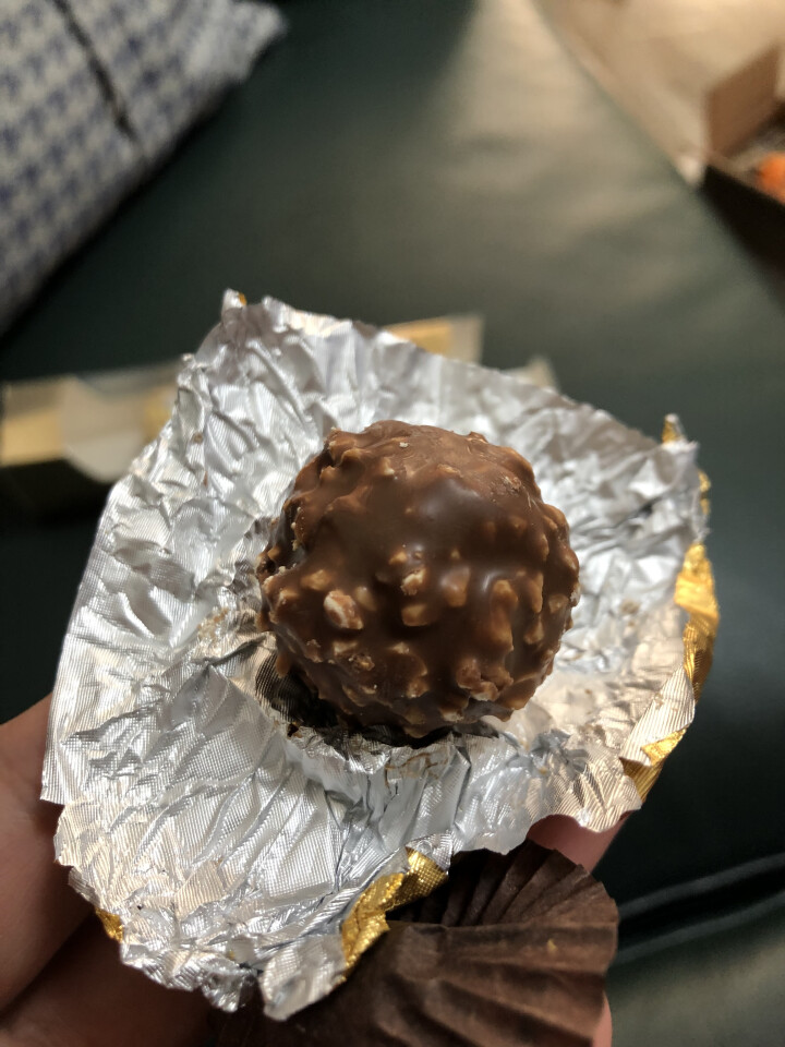 费列罗（Ferrero Rocher）费列罗榛果威化巧克力 送女友生日零食婚庆喜糖果 圣诞节送礼礼物 5粒装怎么样，好用吗，口碑，心得，评价，试用报告,第4张