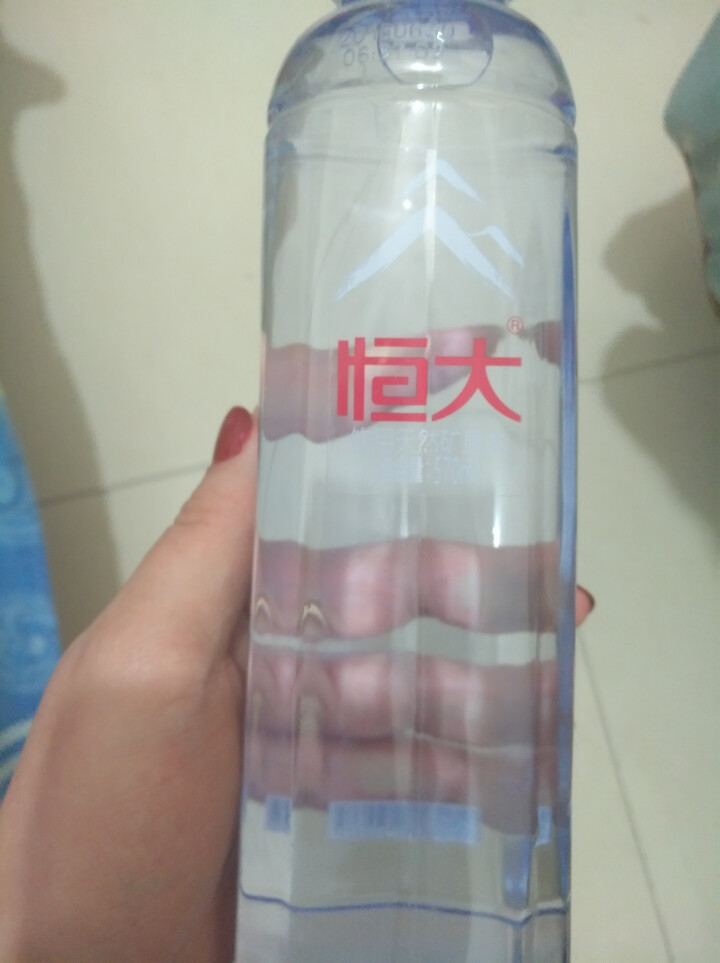 恒大 天然矿泉水 饮用水 瓶装水 非纯净水商务用水 570ml*1瓶（样品不售卖）怎么样，好用吗，口碑，心得，评价，试用报告,第2张