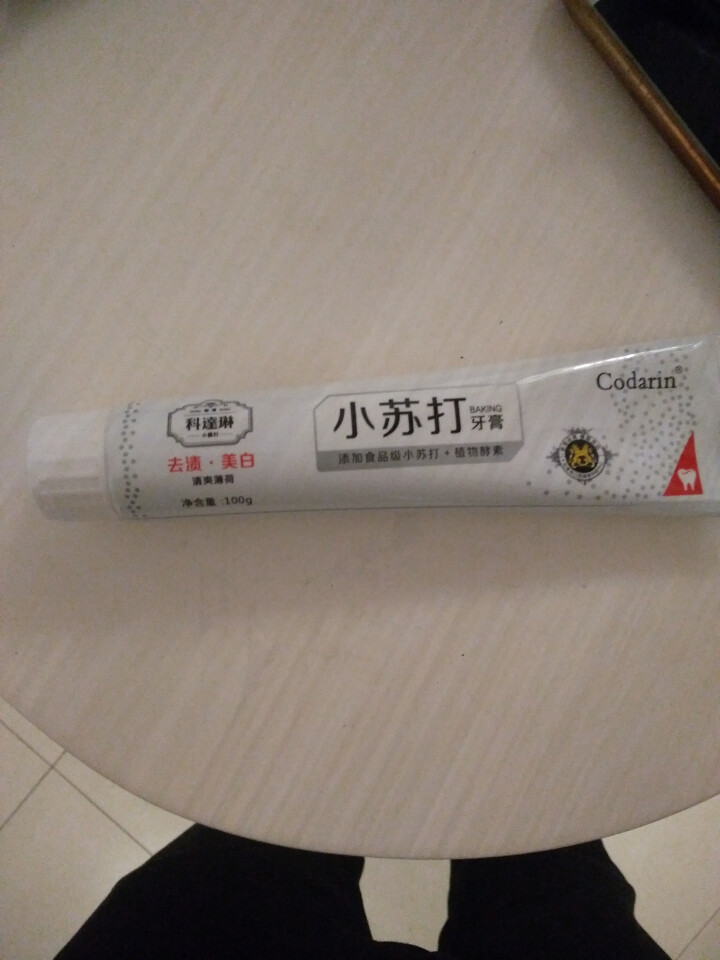 科达琳小苏打牙膏,含有食品级的小苏打,易容于水,弱碱性,可以调节口腔